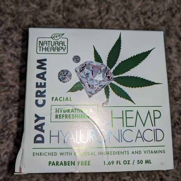 Natural Therapy Hemp Set (Day & Night Cream) - Picture 3 of 6